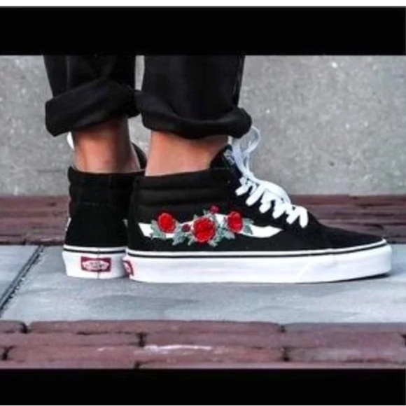 Vans Sk8 Women’s Old Skool Rose Thorns Mid Sneakers, Women’s Size 8.5 - Picture 2 of 5